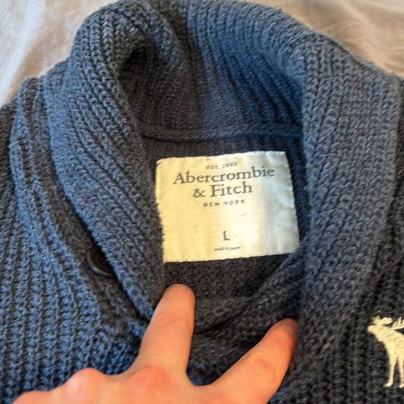Abercrombie Shawl Sweater - Picture 3 of 4